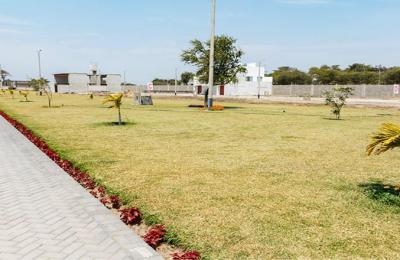 VENTA DE TERRENO DE 204 M2 EN CONDOMINIO ALGARROBOS COUNTRY CLUB